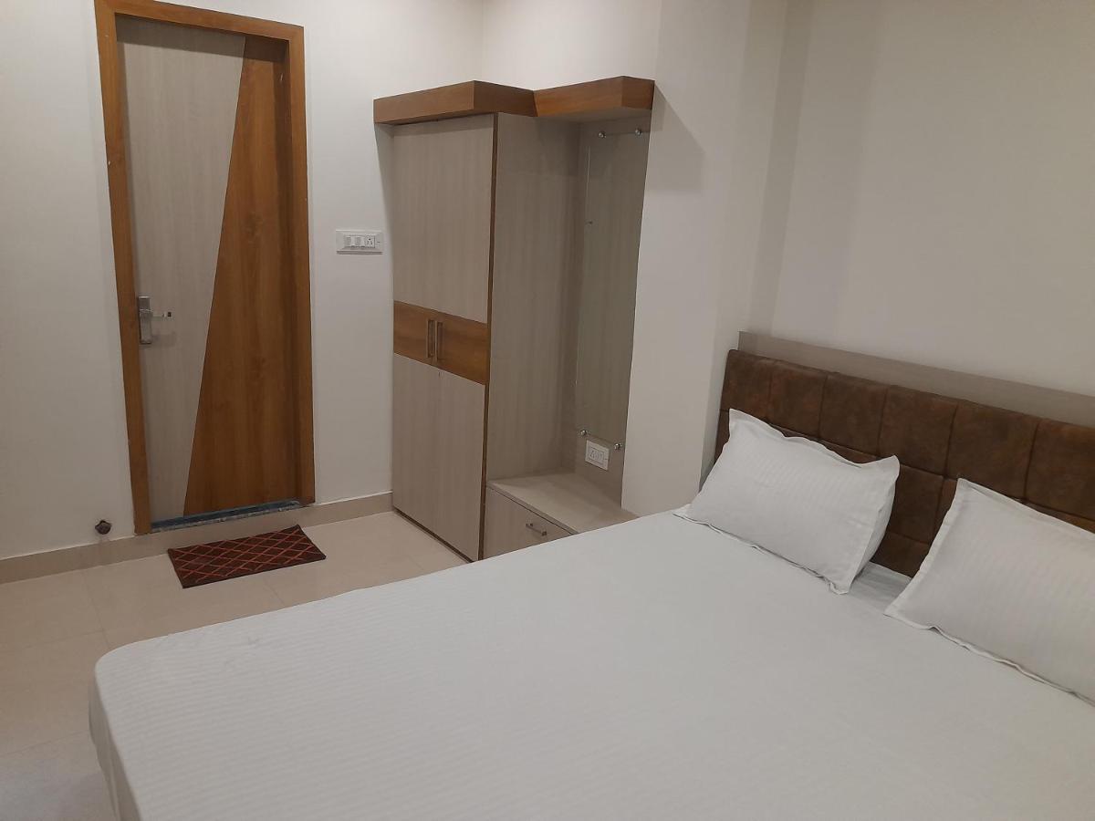 Rudraksha Guest House バラナシ エクステリア 写真