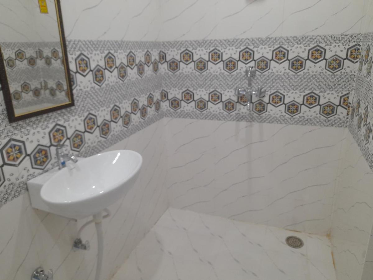 Rudraksha Guest House バラナシ エクステリア 写真