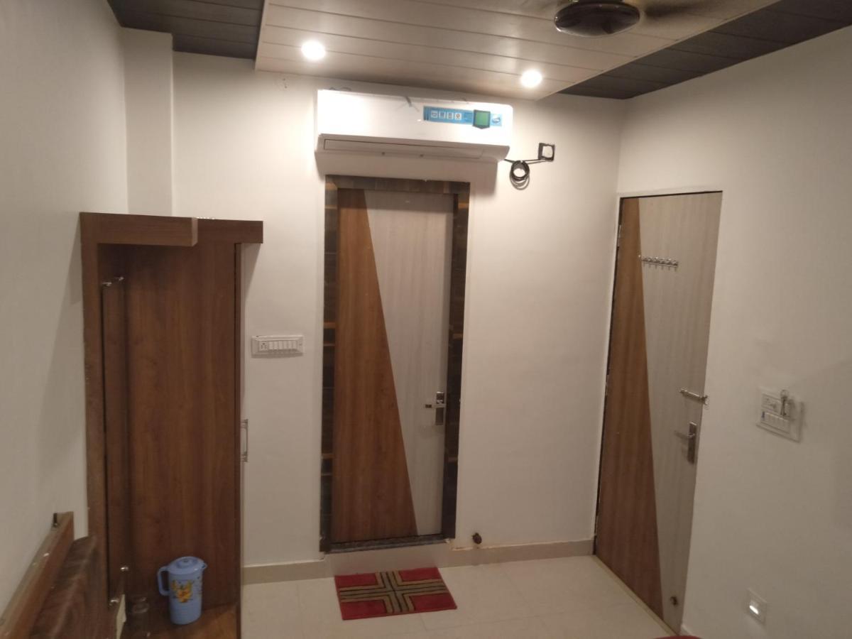 Rudraksha Guest House バラナシ エクステリア 写真